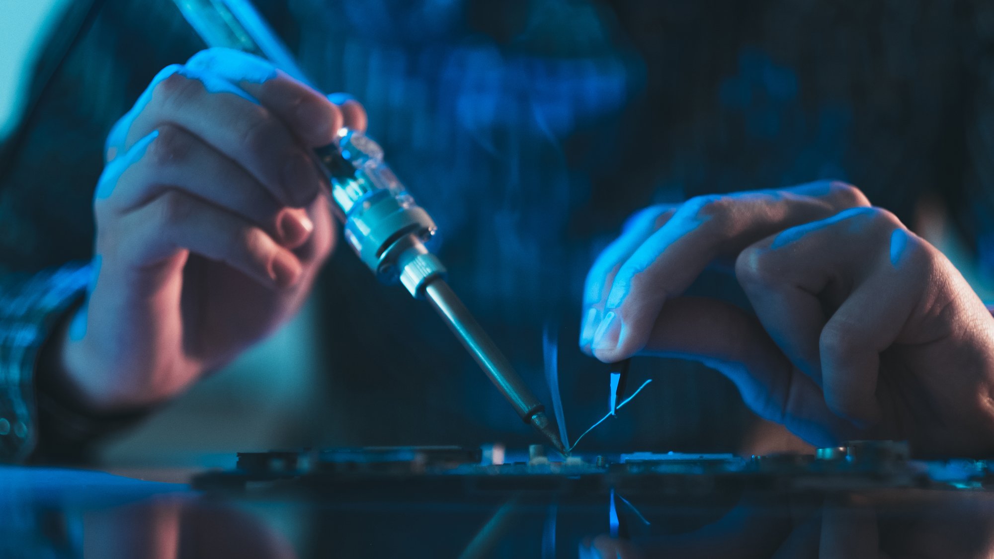 soldering_shutterstock_1145796935 soldering_shutterstock_1145796935